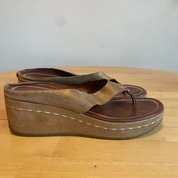 Donald J. Pliner Metallic Gold and Rich Brown Sandals - Picture 2 of 8